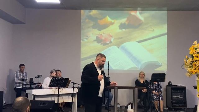 Свадебные поздравления друзей для Максима и Натальи. 23.10.2022 смотреть онлайн