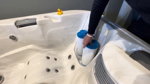 Как поменять фильтр в минибассейне Jacuzzi? Очень легко! #jacuzzi #какэтоработает смотреть онлайн