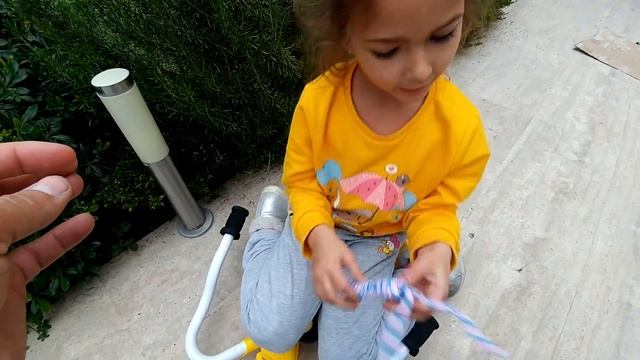 Новый мини моторчик божья коровка.Видео для детей.Игра для детей. смотреть онлайн