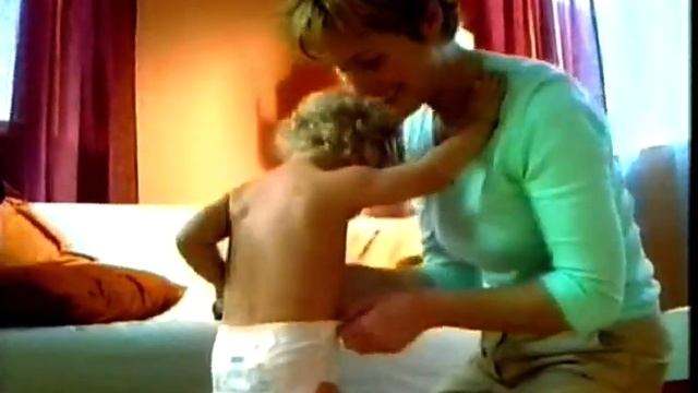 Pampers easy up pants Windeln - alte TV Werbung 2002 смотреть онлайн