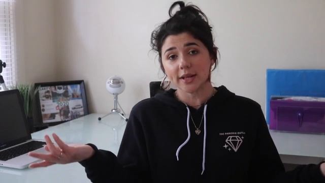 Pools and Piercings | Can You Go Into a Pool with a New Piercings? смотреть онлайн