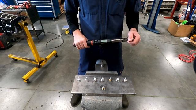 Does Loctite Work? Shocking Results - The Ultimate test of Fasteners смотреть онлайн