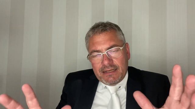 OLG Frankfurt: Prozessauftakt смотреть онлайн