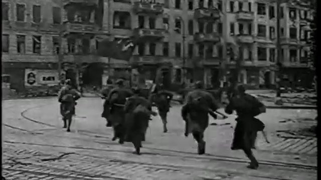 Непобедимая и легендарная наша армия смотреть онлайн