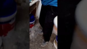 Покраска декоративной штукатурки «Карта мира».