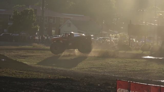2020 Bloomsburg Pa 4 Wheel Jamboree Monster Trucks, Tuff Trucks, and Mega Trucks смотреть онлайн