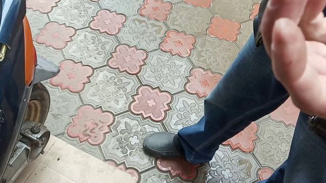 Заводим скутер, как завести скутер? Чистим карбюратор. смотреть онлайн