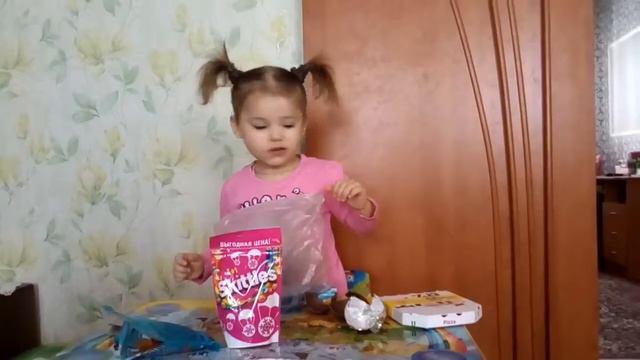 Покупка сладостей! Их распоковка!🍦🍬🍫🍕 смотреть онлайн
