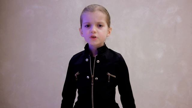 И А Крылов Демьянова уха читает Ника Реутская 8 лет видеограф Вадим Милованов смотреть онлайн