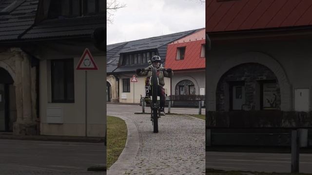 как сделать Вилли на велосипеде | как ездить на заднем колесе велосипеда | обучалка #1 смотреть онлайн