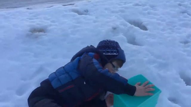 Снег. Мальчик. Стиральная машина... (Гатчина, 16.02.2019, 16:52) смотреть онлайн