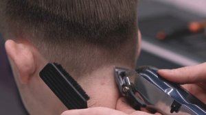 Мужская стрижка Андеркат (Undercut) с тейпер фейдом (taper fade)