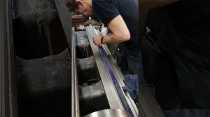 шабрение продольных направляющих на станке 16А20