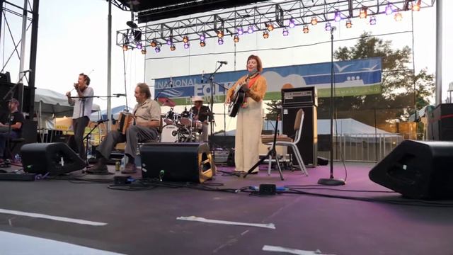 The Savoy Family Cajun Band w/ the commemorative accordion at the 80th National Folk Festival (2) смотреть онлайн