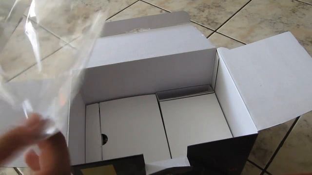 Nikon D5000 VR Kit Unboxing (Greek Version)