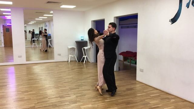 How to dance Basic Steps in Tango - Beginners Variation смотреть онлайн
