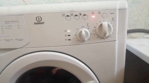 Стиральная машина Indesit WIU 82 не набирает воду. В чем может быть причина?