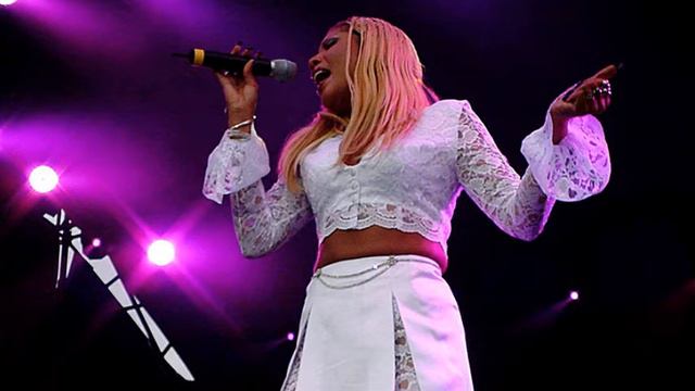 Melanie Thornton - Be My Lover (Live In Oberhausen, Germany, Tom Jones Tour, September 2nd, 2001)