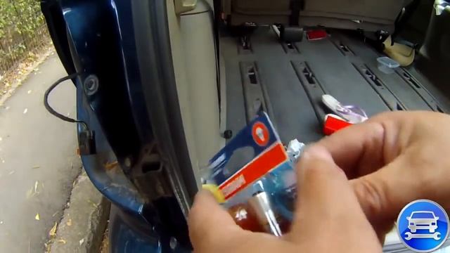 How to change a light bulb taillight CHRYSLER VOYAGER как поменять лампочку задней фары смотреть онлайн