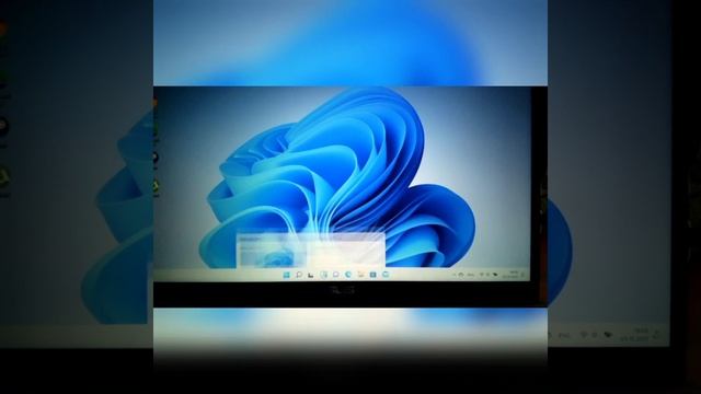 WINDOWS 11 обзор рабочего стола. Обновил ноутбук. смотреть онлайн