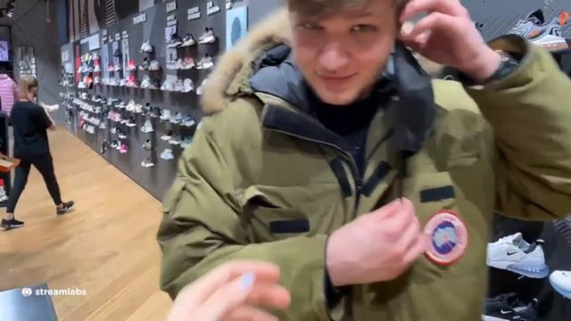 S1MPLE И АРИНЯН ГУЛЯЮТ ПО ТОРГОВОМУ ЦЕНТРУ | СИМПЛ ПОКУПАЕТ ОДЕЖДУ АРИНЯН! CSGO смотреть онлайн