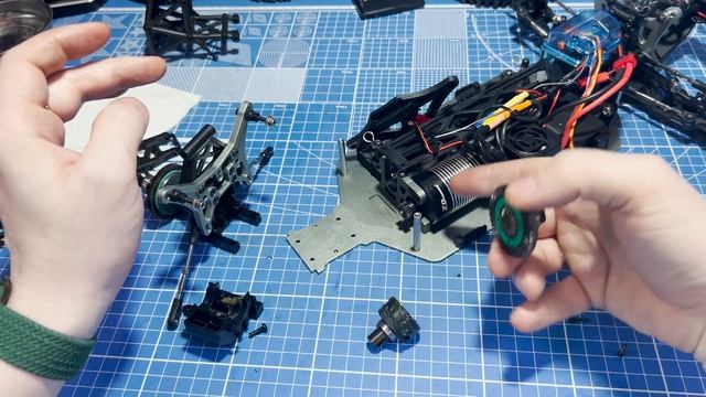 Разбираю багги ZD Racing DBX-10 смотреть онлайн