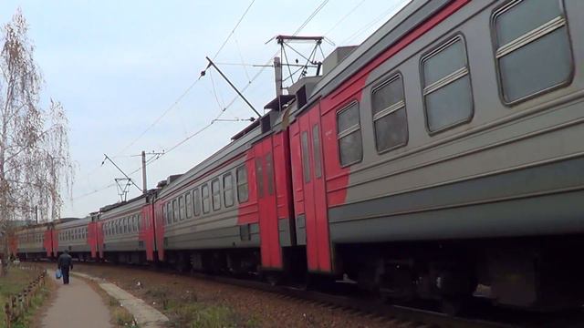 Электропоезд ЭД4М-0395 на Фрязинской однопутке! смотреть онлайн