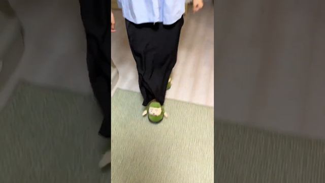 给日本女友做酸菜鱼，提前备好菜接女友下班，还没做好就被香味吸引了！【在东京的四川人】 смотреть онлайн