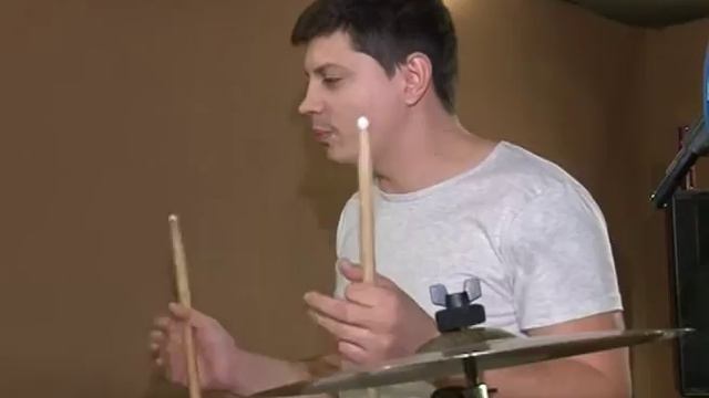 Учимся играть на барабанах: вводная теория, основные упражнения и мифы смотреть онлайн