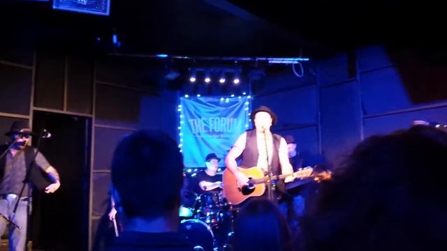 Mad dog mcrea - johnny no legs live the forum смотреть онлайн