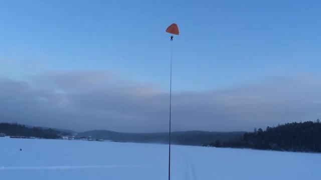 Полет за снегоходом 
