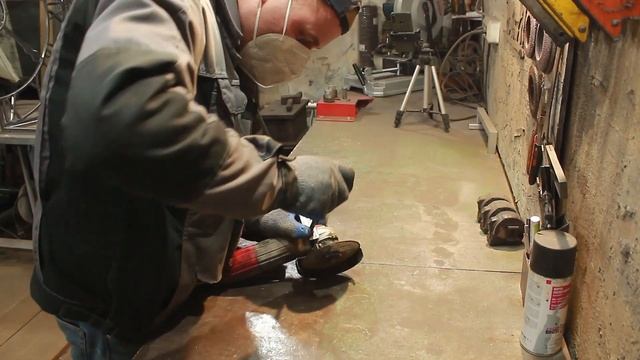 Циркуль для УШМ или как вырезать ровный круг из металла. смотреть онлайн