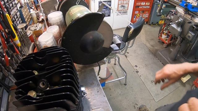 Replace your motorcycle clutch dampers, Suzuki TS125 смотреть онлайн