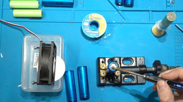 Как паять Li-Ion аккумуляторы 18650 21700 смотреть онлайн