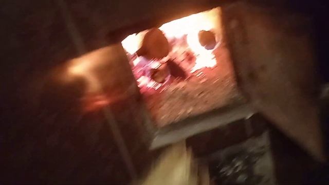 Как топиться сельская печка смотреть онлайн