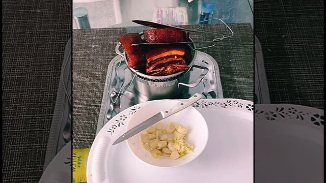 САЛО В ЛУКОВОЙ ШЕЛУХЕ❗️?ПРОСТО,МИНИМУМ ЗАТРАТ И ОЧЕНЬ ВКУСНО❗️? смотреть онлайн