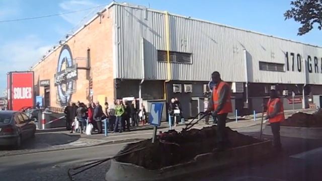 Разрыхлитель земли... Париж смотреть онлайн