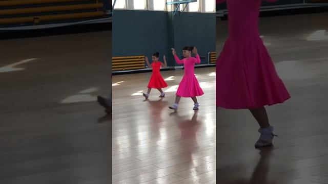 Спортивные танцы. Вальс. Дети смотреть онлайн