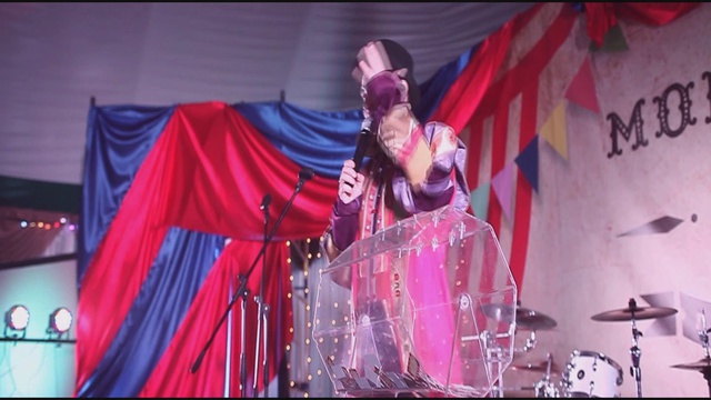 В стиле Цирк Ведущий Дмитрий Саврасов