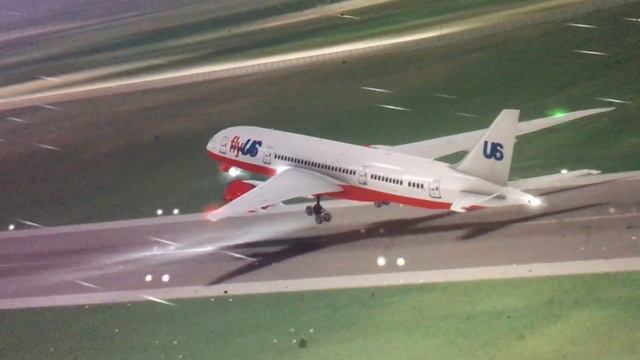Flyus 787 test flight take off at Charleston смотреть онлайн