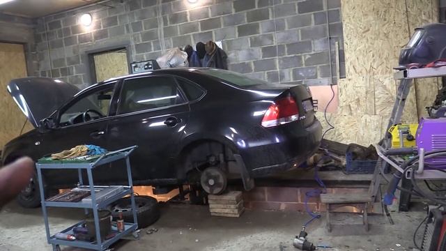 замена задних амортизаторов на автомобиле: Volkswagen Polo Sedan 1.6 смотреть онлайн