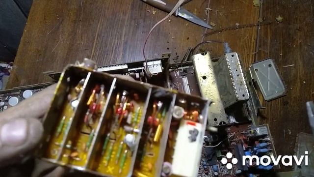 Разбор СССР телевизора рекорд ц275 на драг металлы