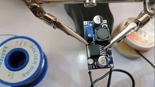 How to Build a LM2596 DC to DC Step Down Voltage Regulator смотреть онлайн