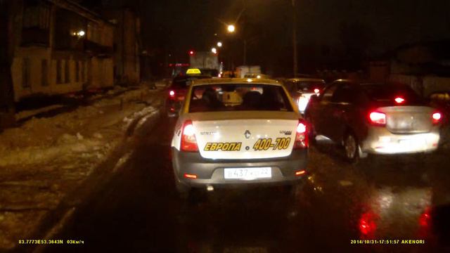 ВОТ КАК В БАРНАУЛЕ ПРОПУСКАЮТ СКОРУЮ!!! смотреть онлайн