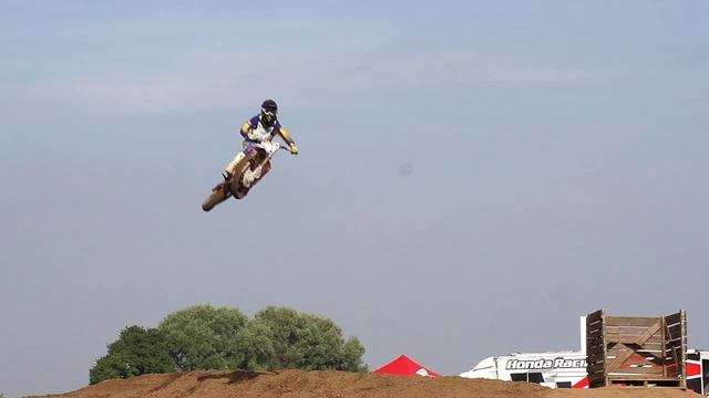 Young Guns Test- 2014 Honda CRF250 смотреть онлайн