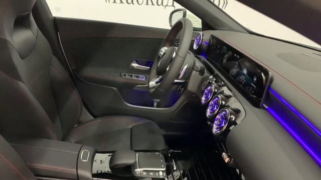 Видеопрезентация автомобиля CLA 200 Sport смотреть онлайн