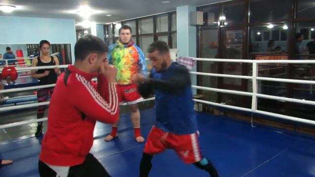 Руслан Тозлиян. Уроки кикбоксинга! смотреть онлайн