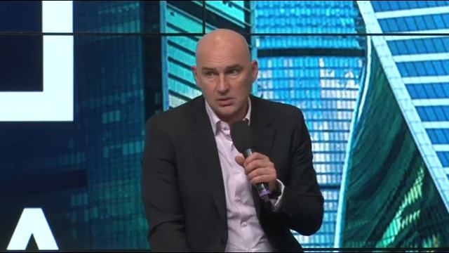 Умный и красивый одновременно?! Что же с этим делать? Отвечает Радислав Гандапас