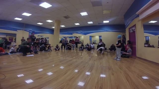 BBOY LIL IL vs BBOY STAY COOL | 3-4-5 лет | 1й круг Школа Чемпионов | Jam Vol.1 смотреть онлайн