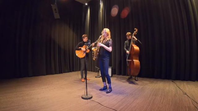 Swingalicious Jazz Trio - Promotion Video смотреть онлайн